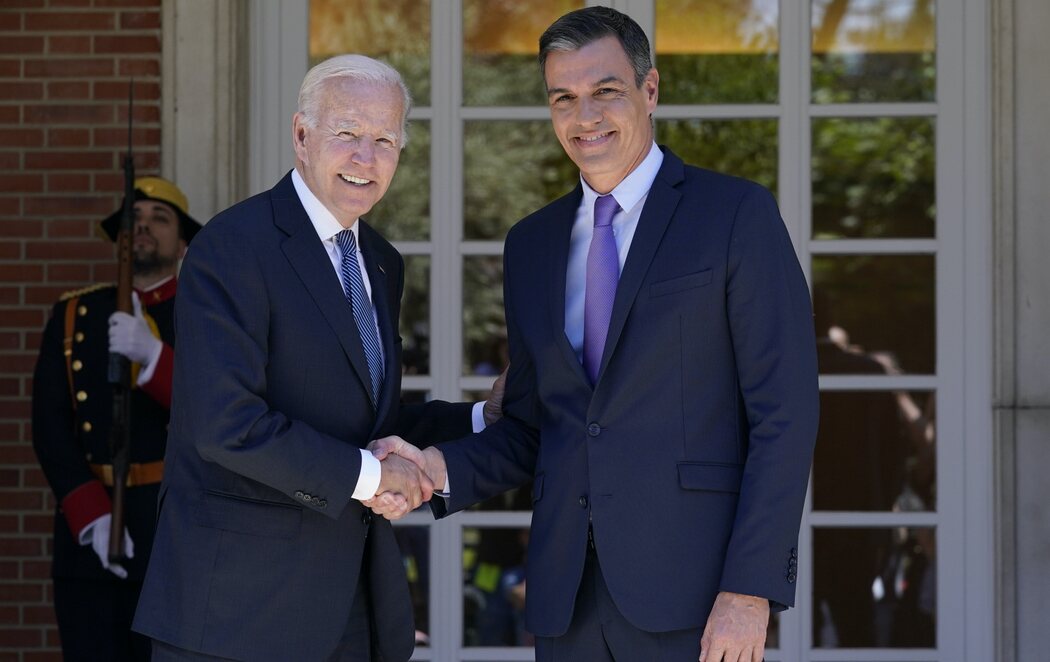 Joe Biden se reúne con Pedro Sánchez tras ser recibe por Felipe VI en su llegado a España