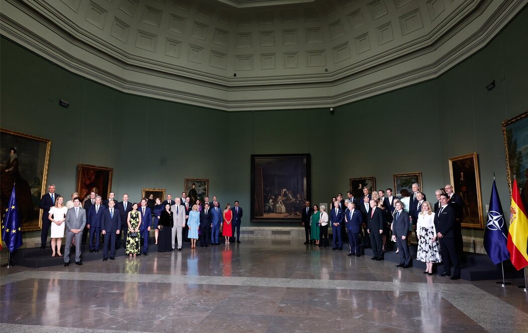 Foto de familia de la cumbre de la OTAN en el Museo Del Prado, ante 'Las Meninas'