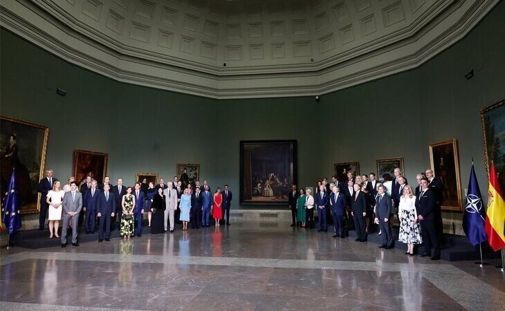 Foto de familia de la cumbre de la OTAN en el Museo Del Prado, ante 'Las Meninas'