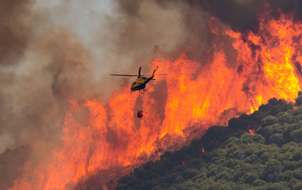 Ya son 3.065 los desalojados por el incendio en la Sierra de Mijas, Málaga