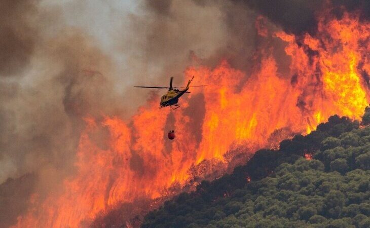 Ya son 3.065 los desalojados por el incendio en la Sierra de Mijas, Málaga