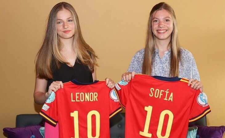 La princesa Leonor y la infanta Sofía, invitadas de honor en la Eurocopa femenina de fútbol