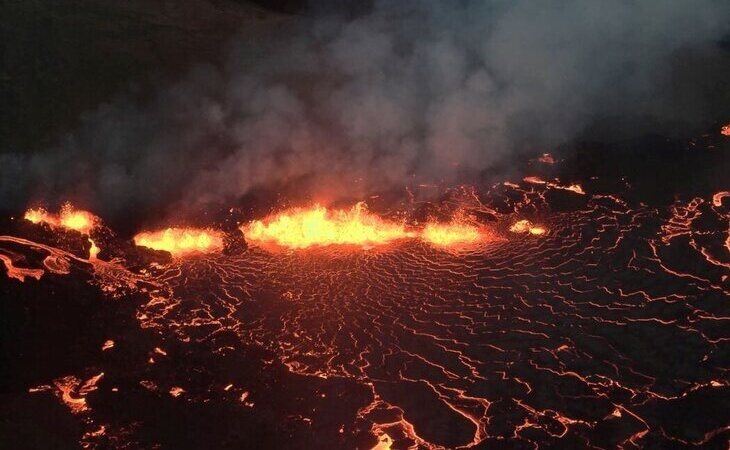 El volcán Fagradalsfjall de Islandia entra en erupción