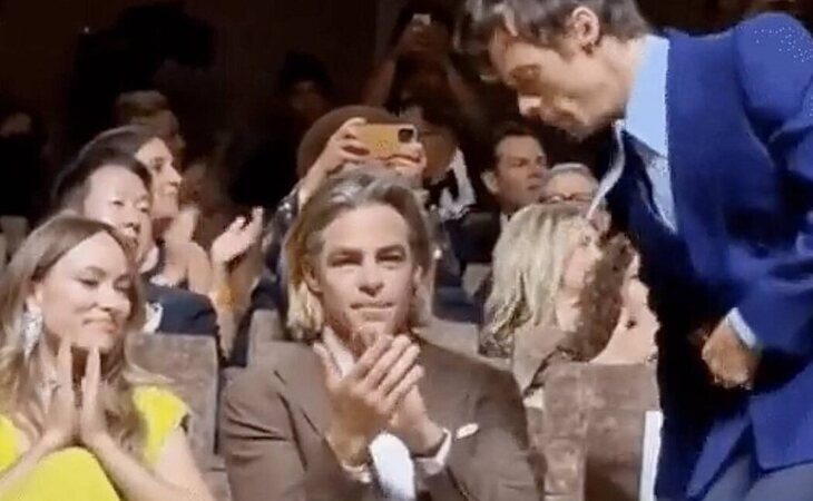 ¿Ha escupido Harry Styles a Chris Pine en el Festival de Cine de Venecia?