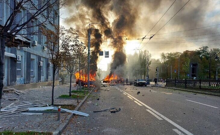 Rusia bombardea Kiev en respuesta al sabotaje del puente de Kerch (Crimea)