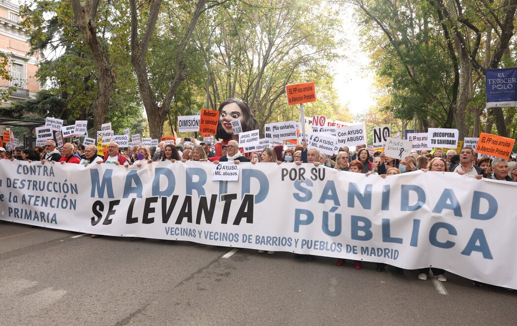 Marea Blanca: manifestación en Madrid en defensa de la sanidad pública y contra el desmantelamiento de la Atención Primaria