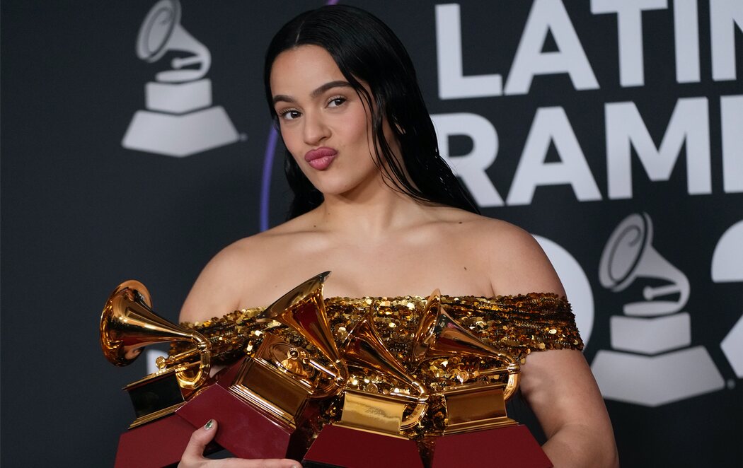 Rosalía triunfa en los Latin Grammy 2022 ganando el de mejor álbum por 'Motomami'