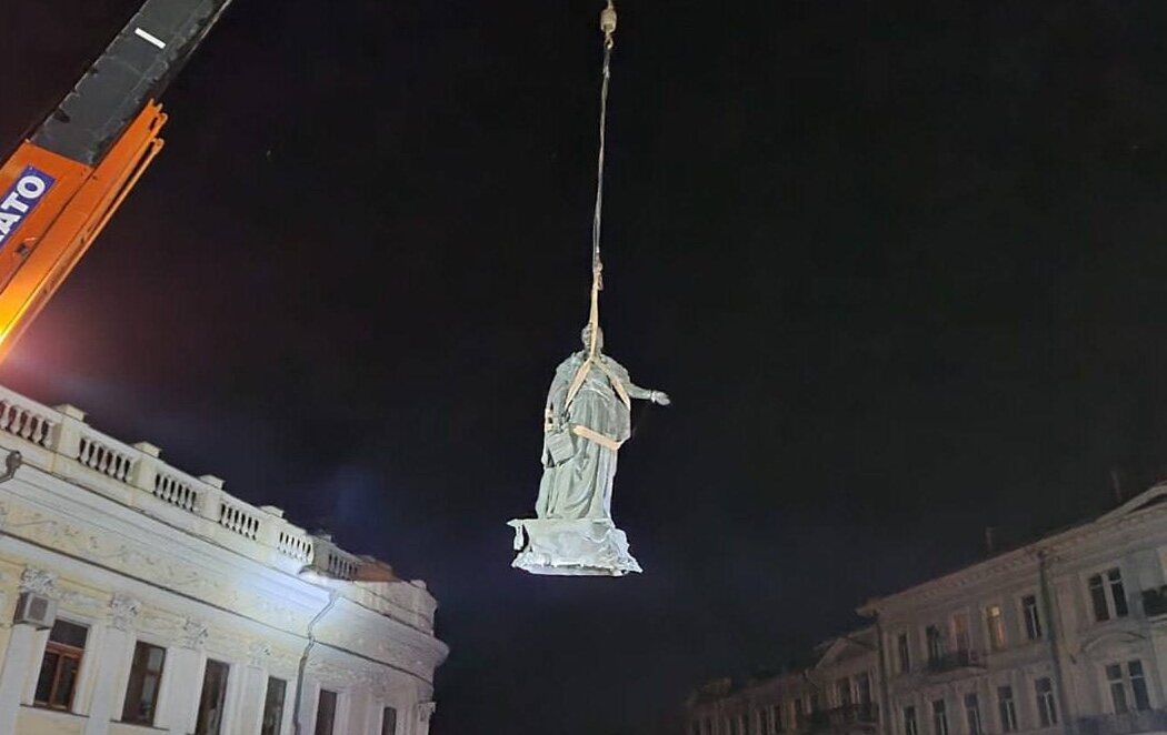 Odesa desmantela la estatua de Catalina la Grande para borrar los vestigios de su pasado ruso