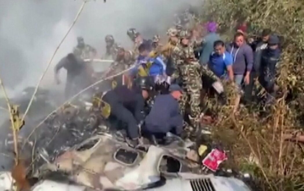 Un avión con 72 pasajeros se estrella en Nepal