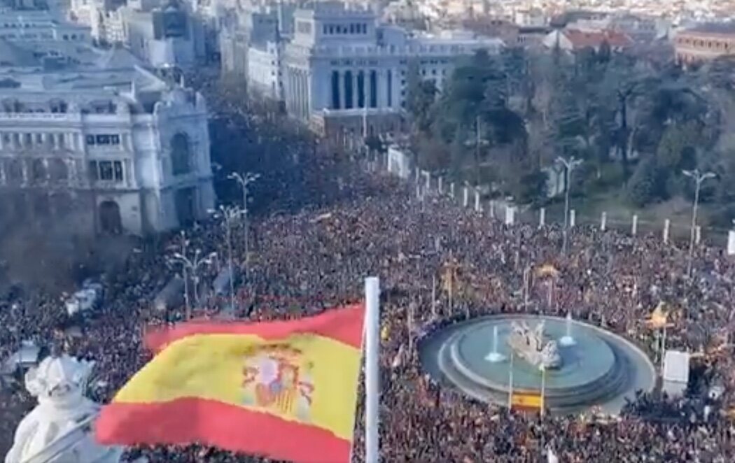 Miles de personas se concentran en Madrid en contra del Gobierno