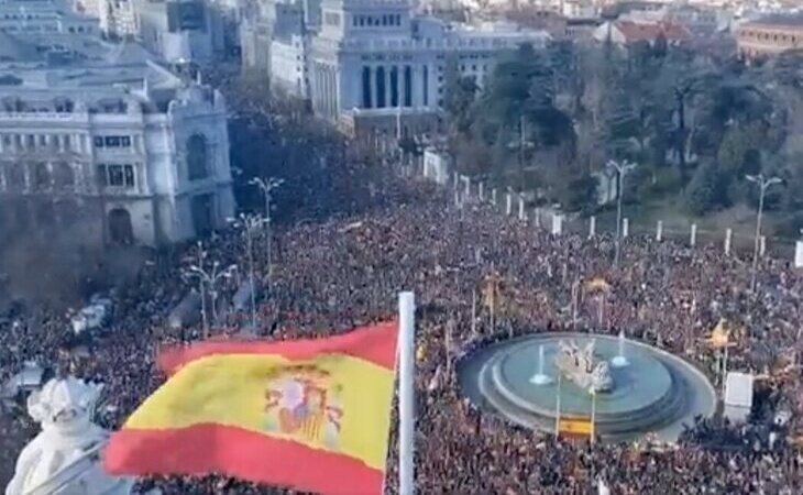 Miles de personas se concentran en Madrid en contra del Gobierno