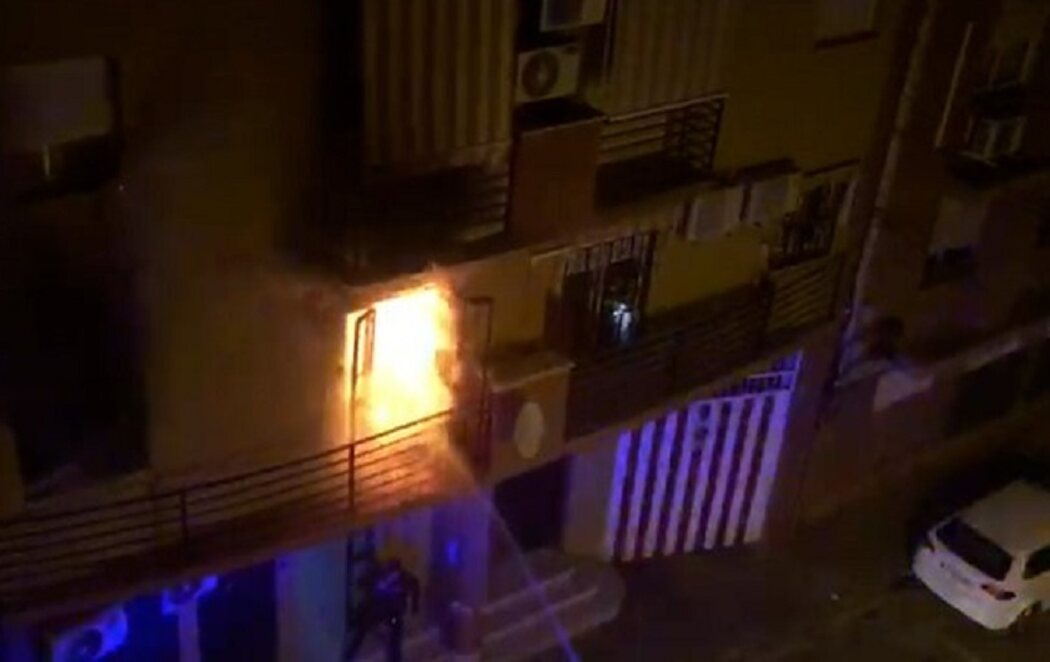Mueren tres jóvenes de entre 20 y 22 años en el incendio en un piso de estudiantes en Huelva