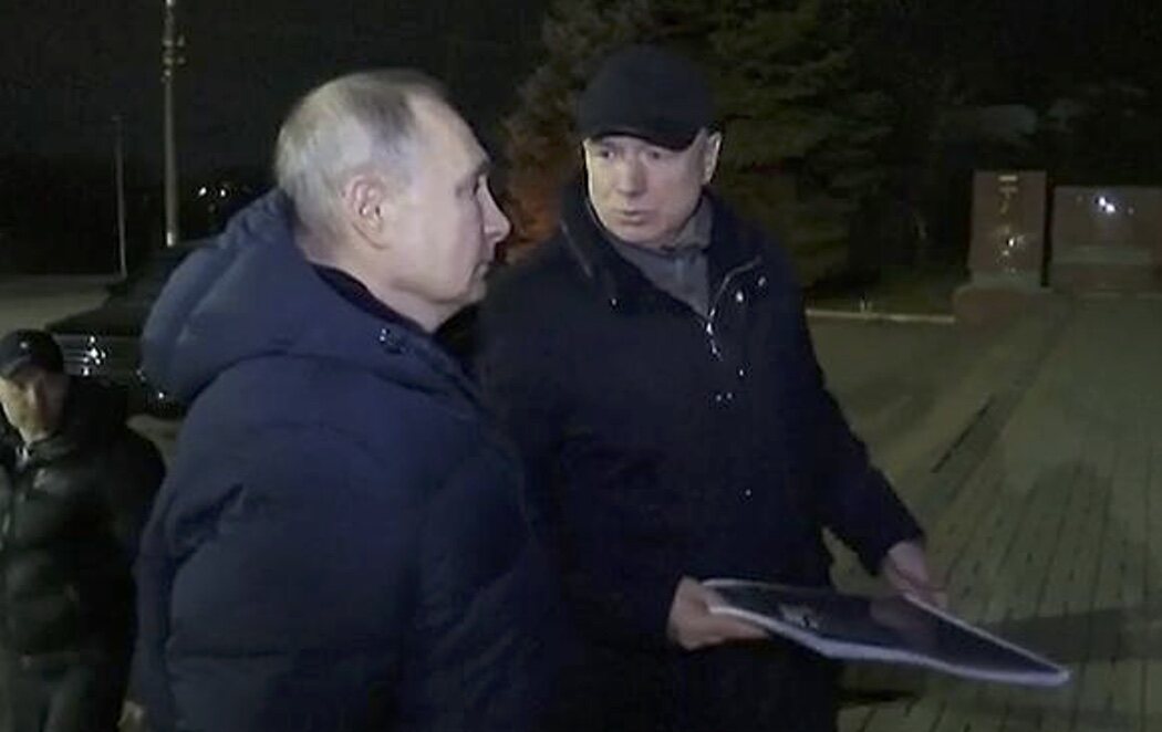 Putin desafía a la Corte Penal Internacional y visita Mariúpol en su primer viaje al Donbás