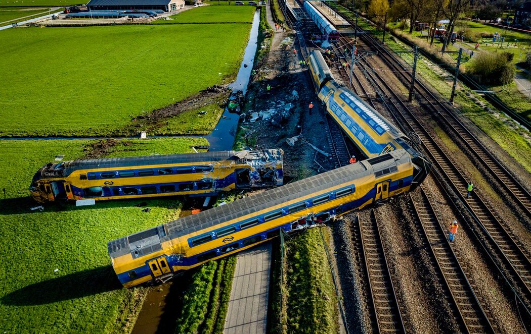 Al menos un muerto y 30 heridos tras el descarrilamiento de un tren en La Haya