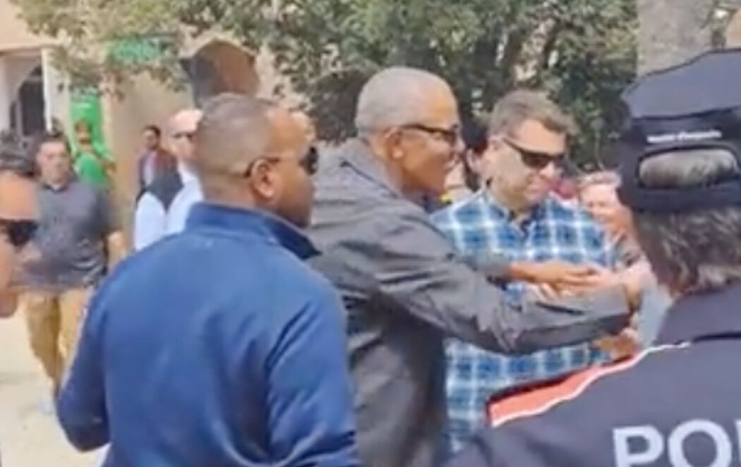 Los Obama visitan Montserrat y saludan al abad