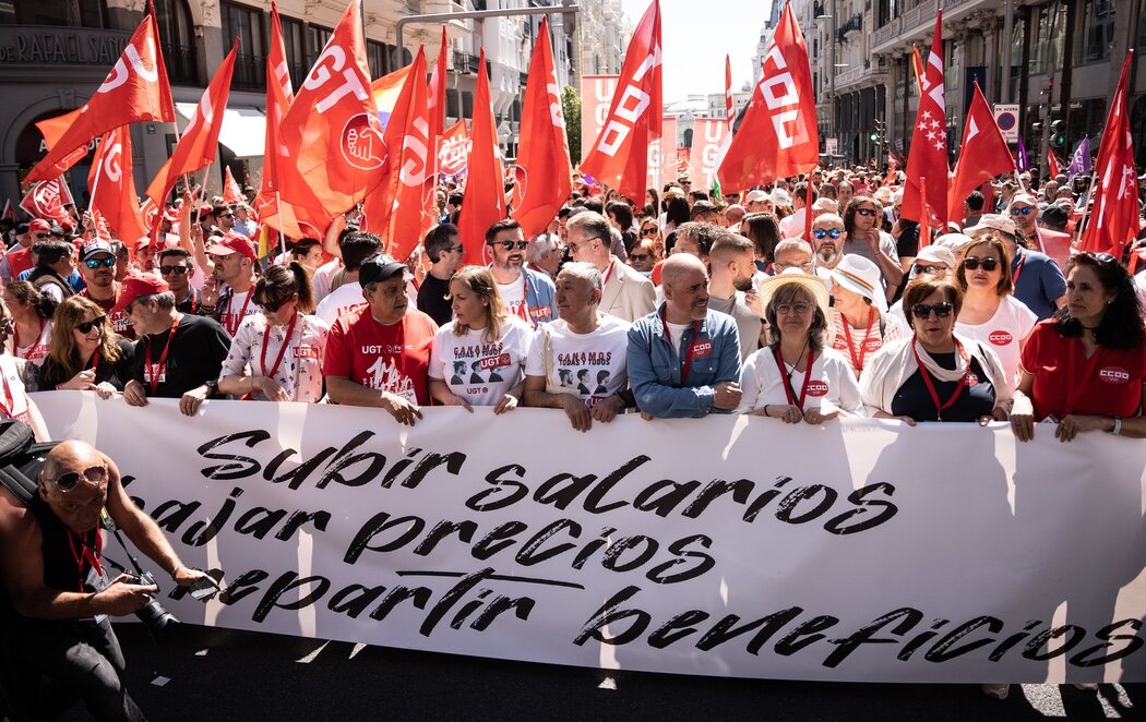 Los sindicatos se manifiestan por el 1º de Mayo bajo el lema: "Subir salarios, bajar precios, repartir beneficios"