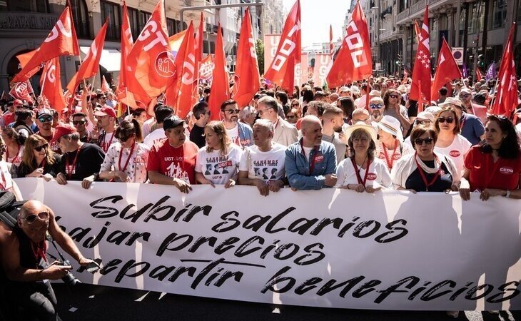 Los sindicatos se manifiestan por el 1º de Mayo bajo el lema: "Subir salarios, bajar precios, repartir beneficios"