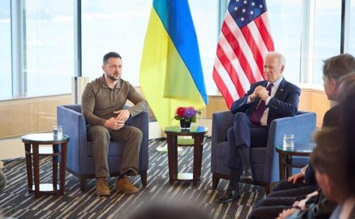 Joe Biden se reúne con Volodímir Zelenski y promete 375 millones de dólares en ayuda militar a Ucrania