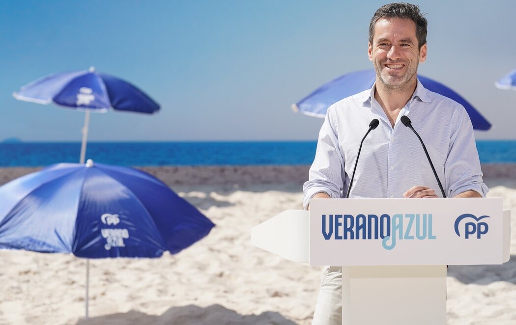 El PP lanza su campaña con el lema 'Verano Azul' en un polideportivo de Madrid para pedir el voto el 23-J