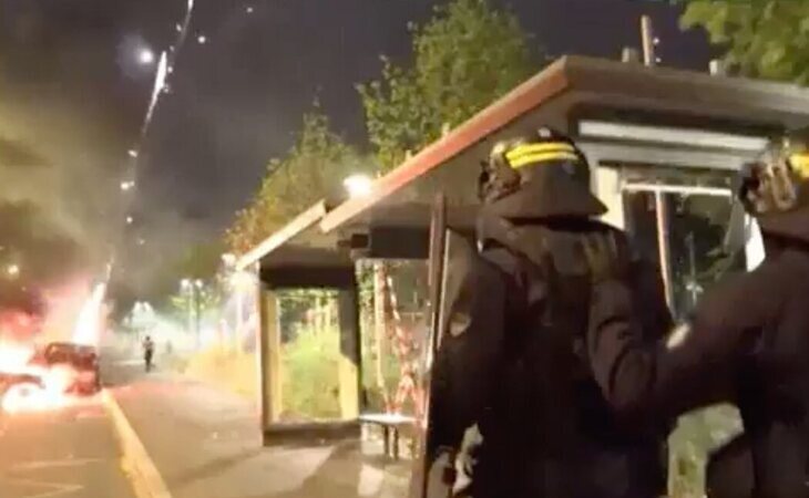 845 detenidos y 250 policías heridos en la tercera noche de disturbios en Francia por el asesinato de Nahel