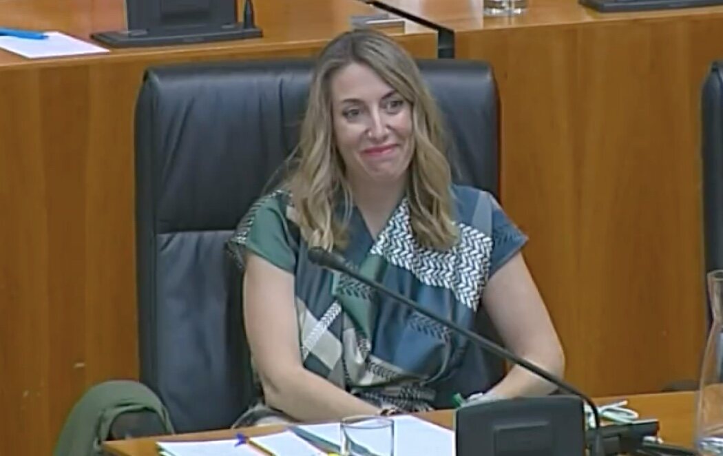 María Guardiola, investida presidenta de la Junta de Extremadura con el apoyo de VOX