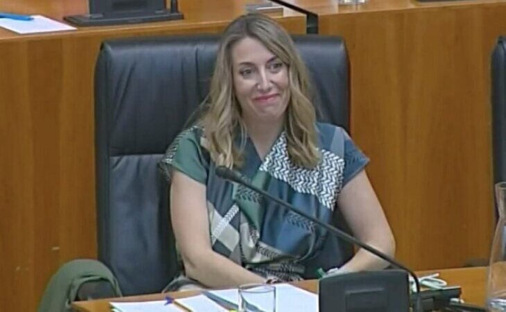 María Guardiola, investida presidenta de la Junta de Extremadura con el apoyo de VOX