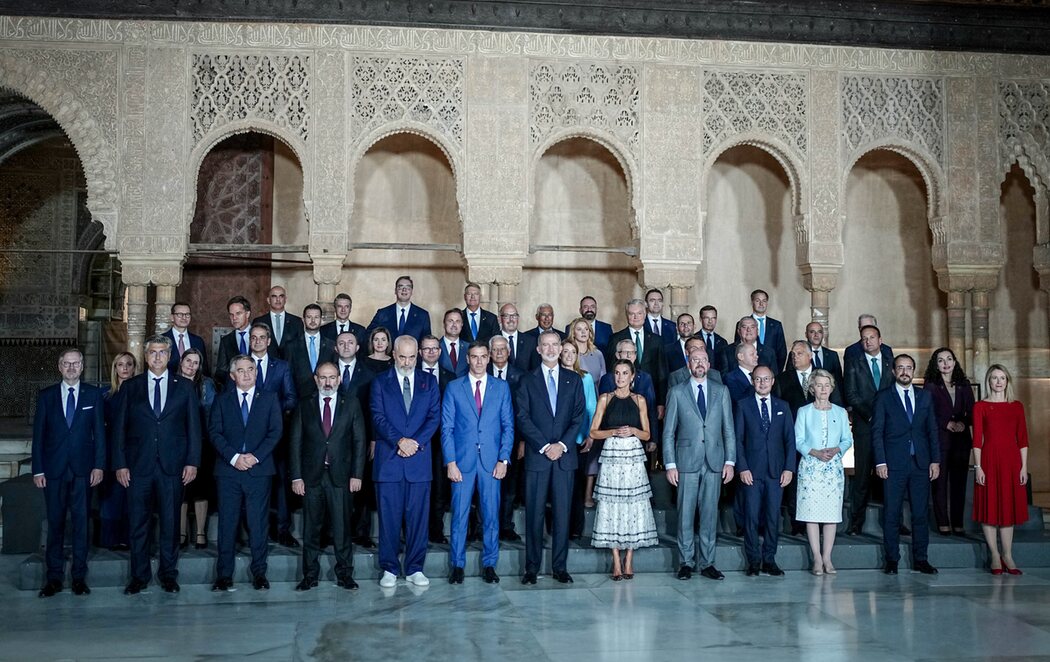Imagen histórica con los líderes europeos en el Patio de los Leones de la Alhambra por la Cumbre de Granada