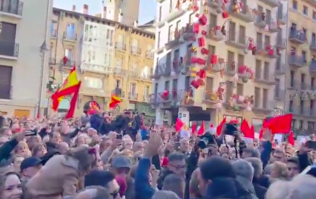 Concentración en Pamplona contra la moción de censura de PSOE y Bildu