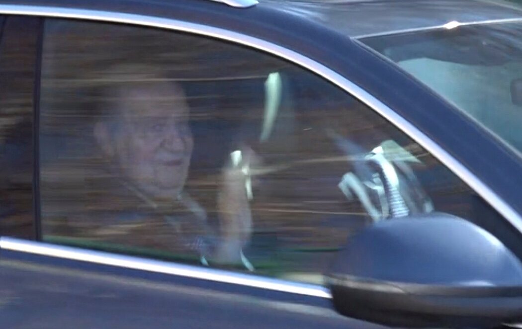 El rey Juan Carlos regresa a España para celebrar el cumpleaños de la infanta Elena