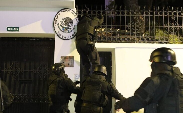 México rompe relaciones con Ecuador tras un asalto policial a su embajada en Quito