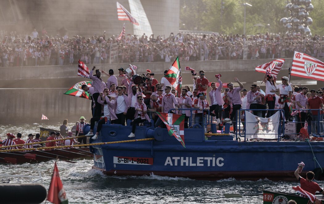 El Athletic Club de Bilbao celebra la Copa del Rey en la Gabarra