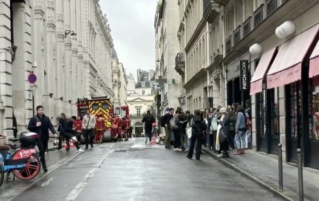 Tragedia en París: un incendio en un céntrico edificio provoca tres muertos