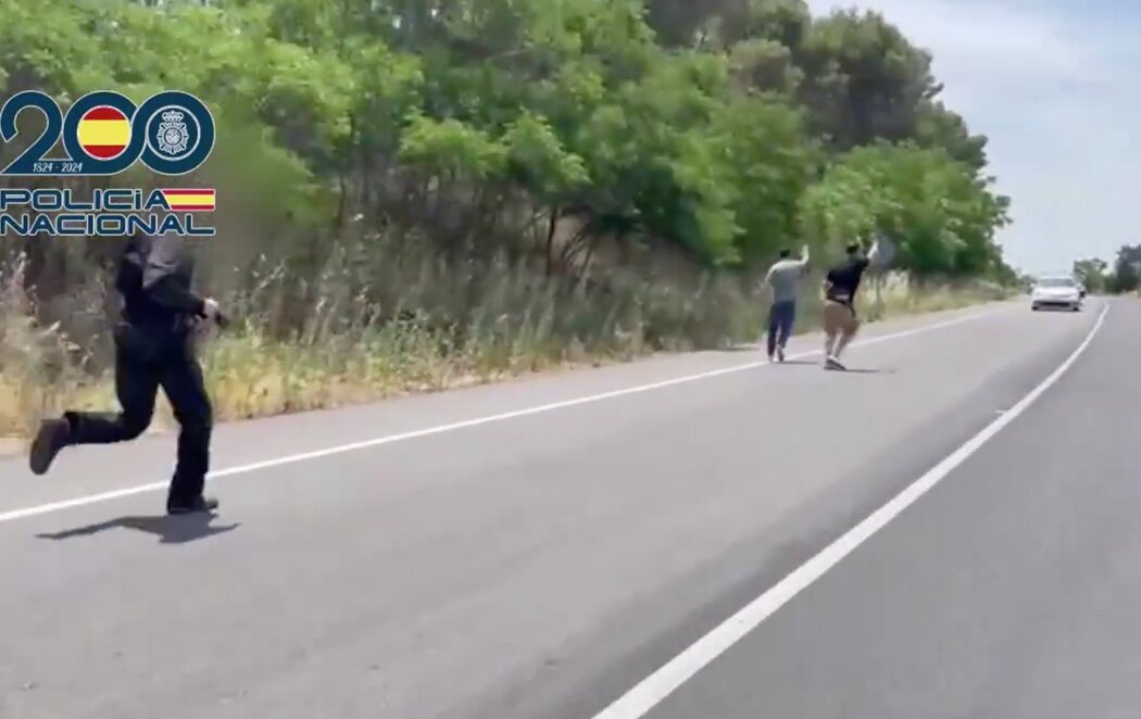 El momento en el que los GEO detienen a los implicados en el asesinato del hermano de Begoña Villacís