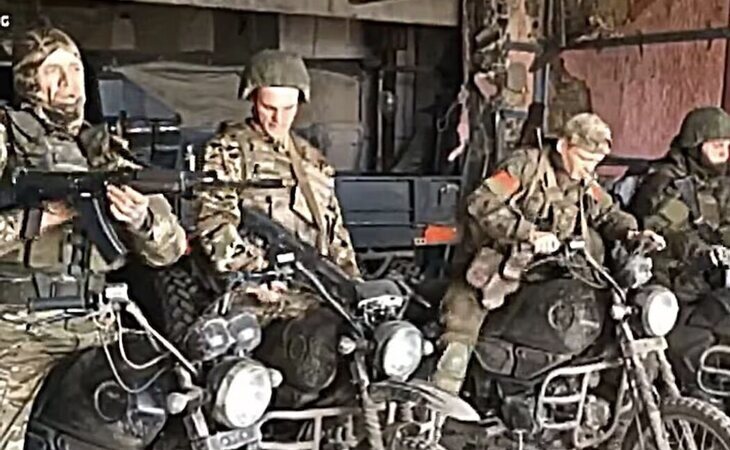 El Ejército ruso emplea motocicletas para perpetrar asaltos relámpago en el frente