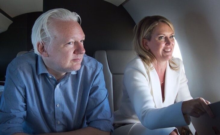 Julian Assange lleva a Australia tras obtener la libertad