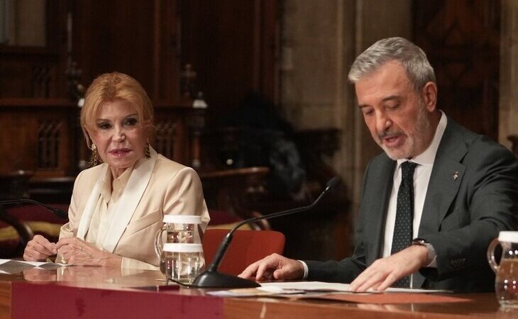 La baronesa Thyssen formaliza el anuncio de un museo con su colección en Barcelona