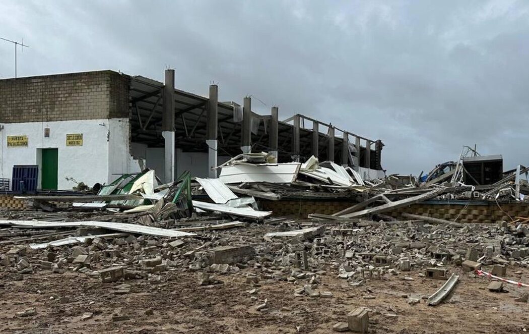 Tres trabajadores muertos en el derrumbe de una nave agrícola por el temporal en Coria del Río (Sevilla)