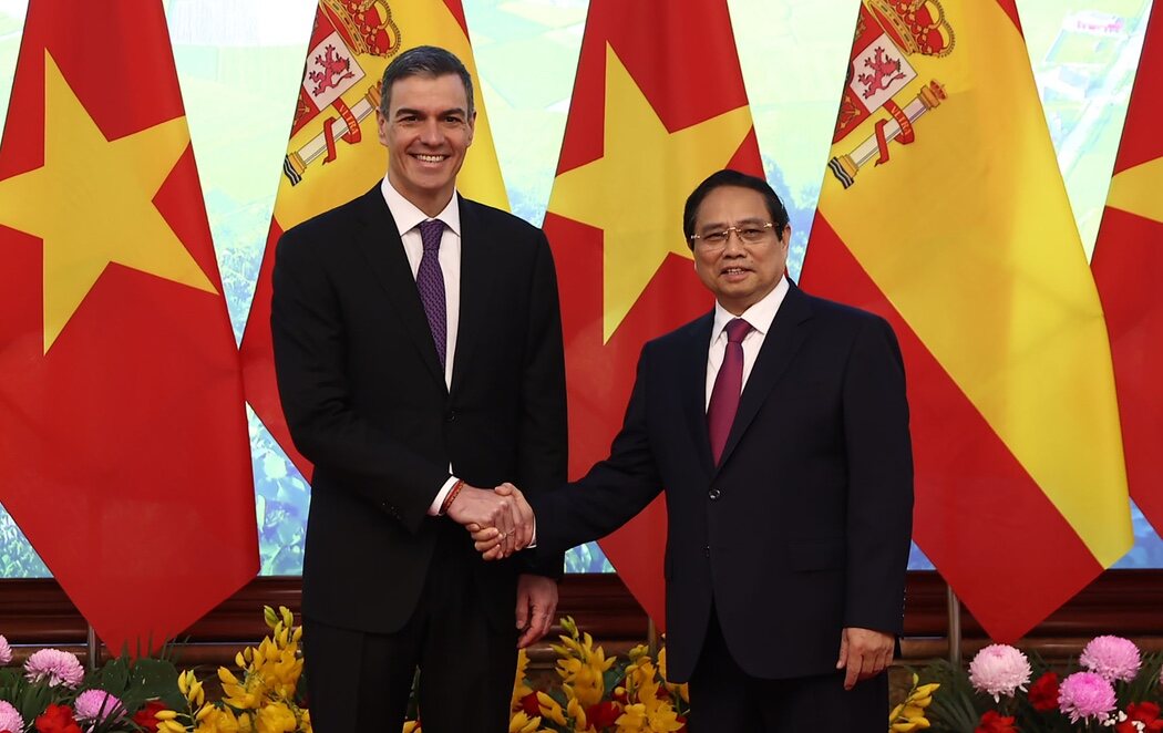 Pedro Sánchez visita Vietnam y defiende el libre comercio frente a Donald Trump