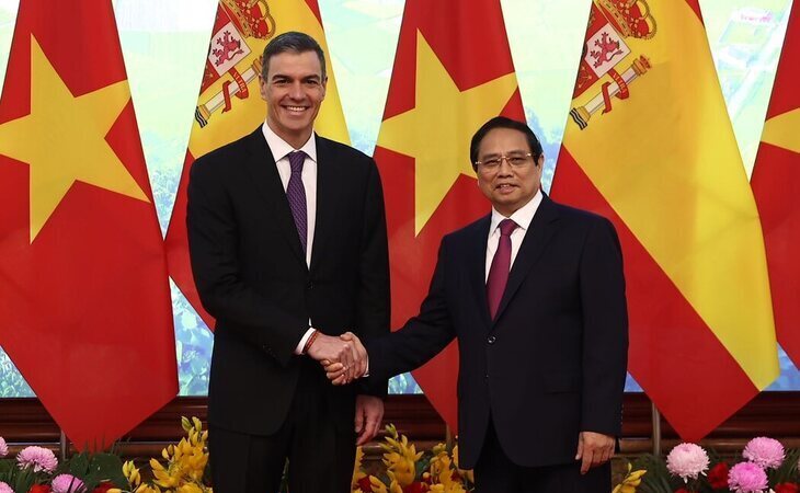 Pedro Sánchez visita Vietnam y defiende el libre comercio frente a Donald Trump