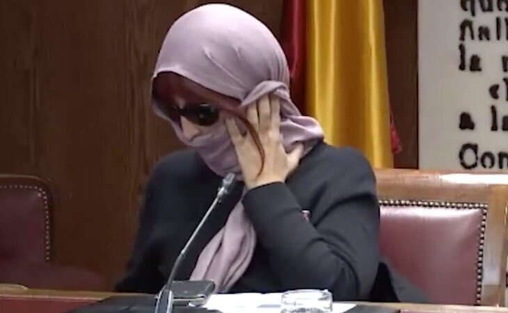 La ex mujer de Koldo se presenta de incógnito en el Senado y rechaza declarar