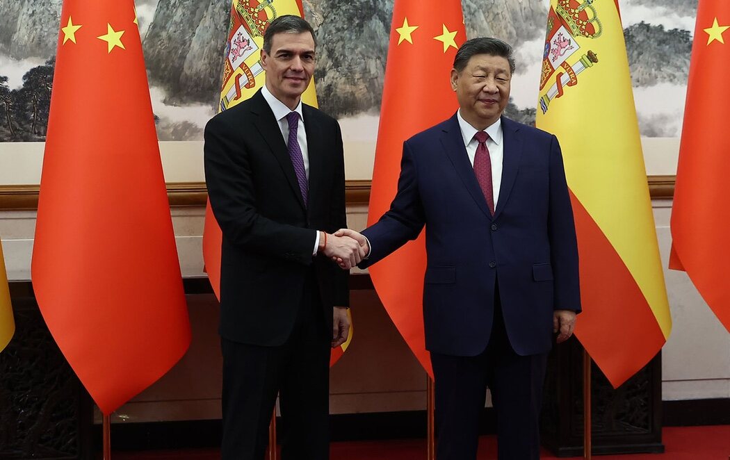 Pedro Sánchez visita China y defiende el acercamiento a Xi Jinping como "socio de la UE"