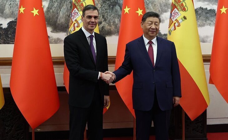 Pedro Sánchez visita China y defiende el acercamiento a Xi Jinping como "socio de la UE"