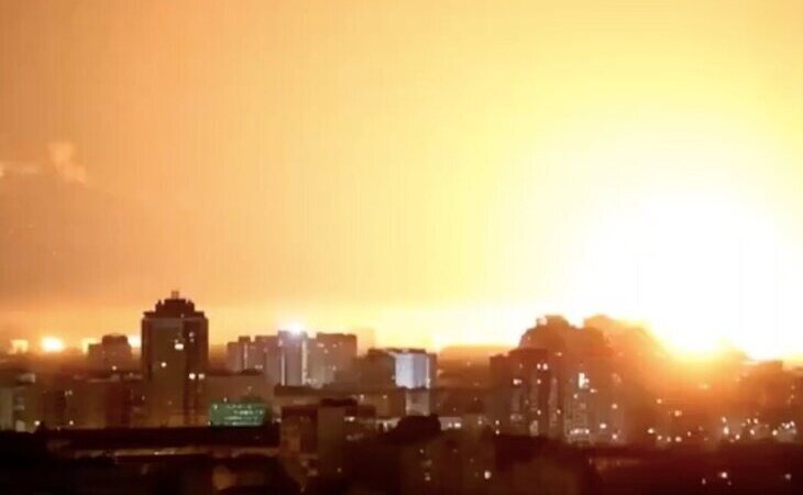 Rusia lanza un tercer gran bombardeo contra Kiev en plena negociación con Estados Unidos