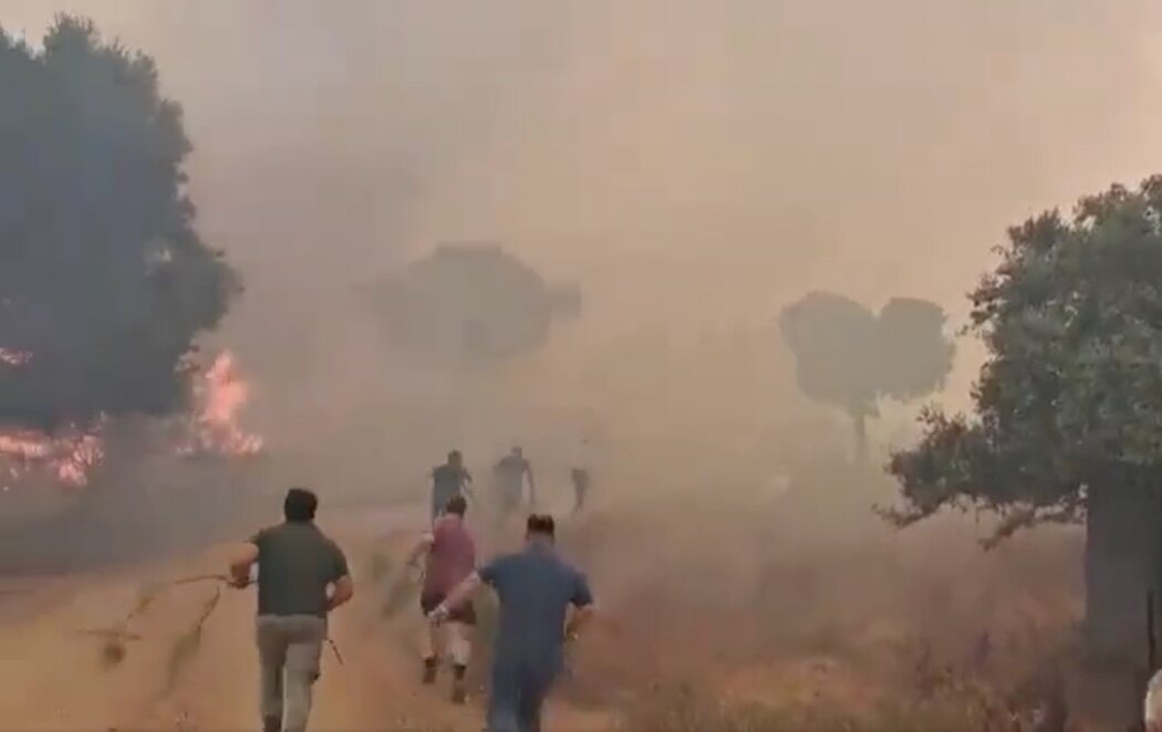 Estabilizado el incendio de Burguillos y Castilblanco (Sevilla)
