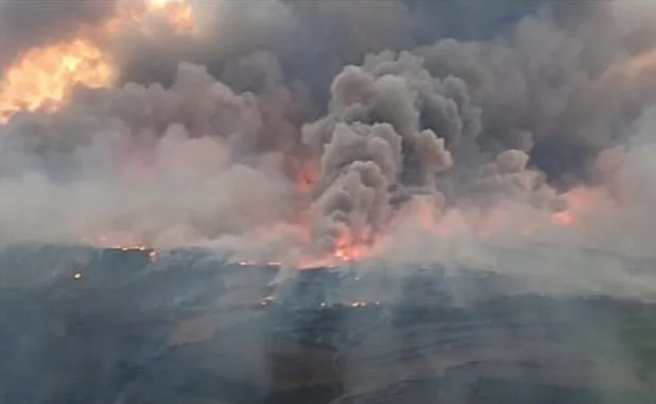 Un espectacular incendio de sexta generación deja dos muertos en Lleida