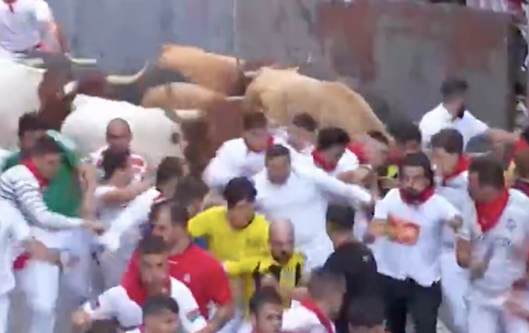 El quinto encierro de los Sanfermines deja cinco heridos
