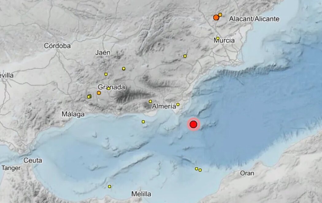 Un terremoto de magnitud 5,5 ante la costa de Almería se siente en Granada, Murcia, Alicante y Jaén