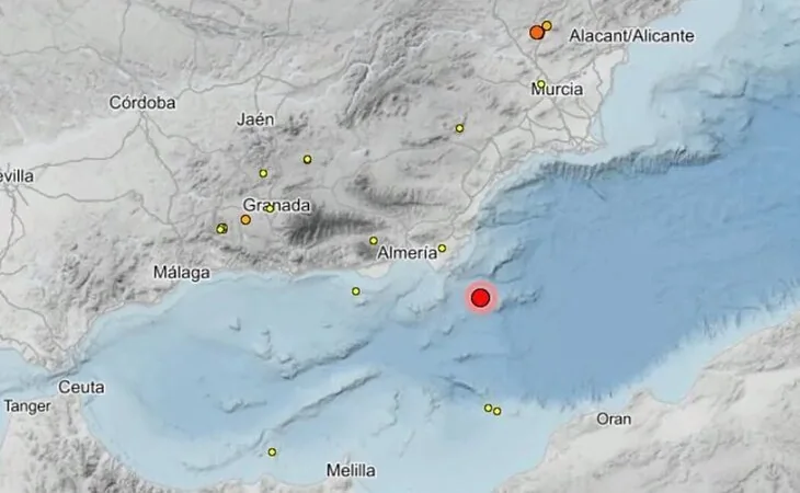 Un terremoto de magnitud 5,5 ante la costa de Almería se siente en Granada, Murcia, Alicante y Jaén