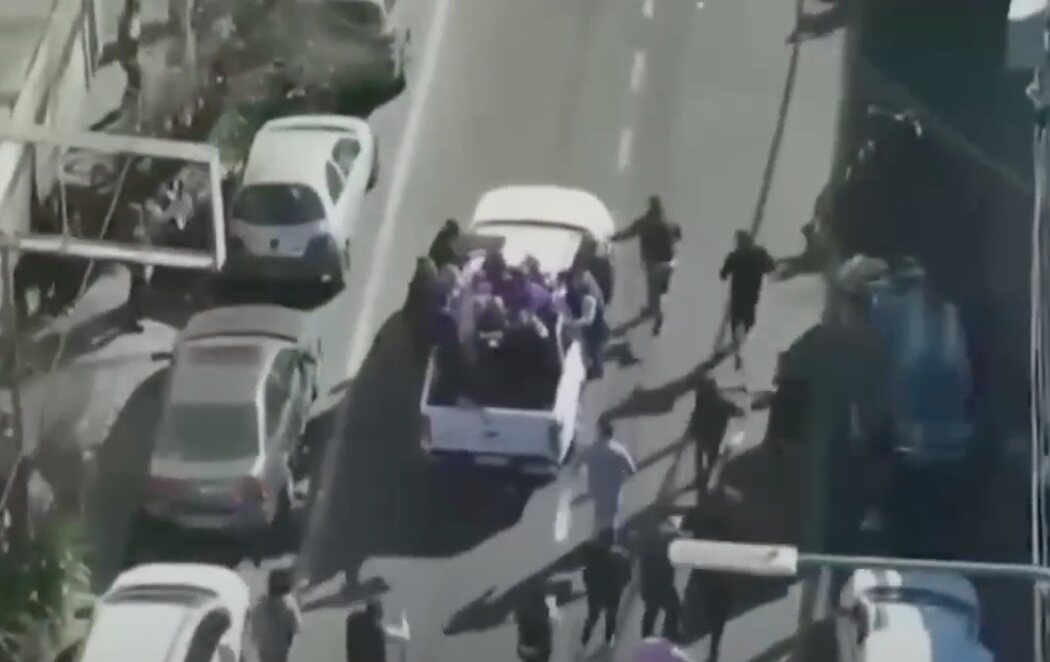 Evacuan a Javier Milei y su hermana Karina: atacados con huevos y piedras en un acto en Buenos Aires