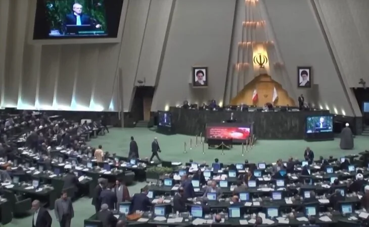 El Parlamento de Irán inicia los trámites para la retirada del Tratado de No Proliferación Nuclear